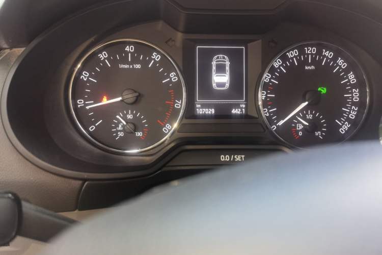 Used Skoda Octavia 2015 1.4TSI DSG Yijun Edition Odometer Close Up