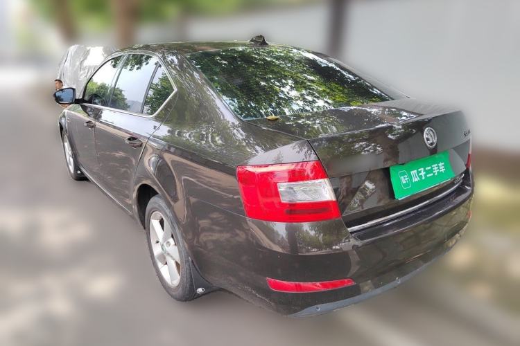Used Skoda Octavia 2015 1.6L Automatic Yijun Edition Rear Left 45 Deg