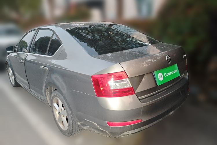 Used Skoda Octavia 2015 1.6L Automatic Yijun Edition Rear Left 45 Deg