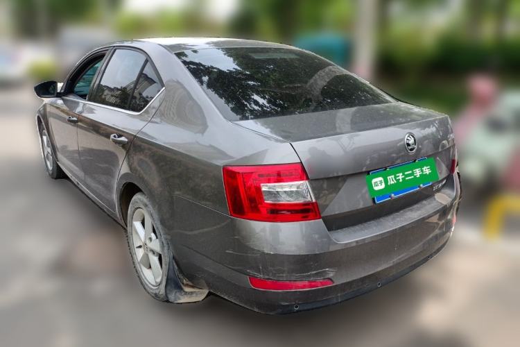 Used Skoda Octavia 2015 1.6L Automatic Yijie Edition Rear Left 45 Deg