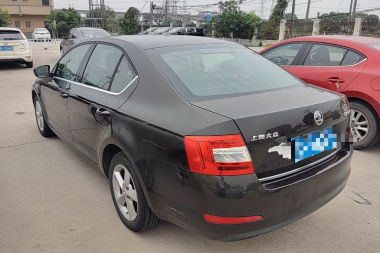 Used Skoda Octavia 2015 1.6L Automatic Yijun Edition Rear Left 45 Deg