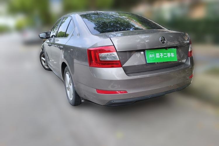 Used Skoda Octavia 2015 1.6L Automatic Yijie Edition Rear Left 45 Deg