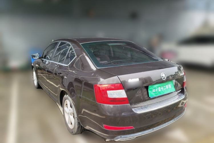 Used Skoda Octavia 2015 1.6L Automatic Yijie Edition Rear Left 45 Deg