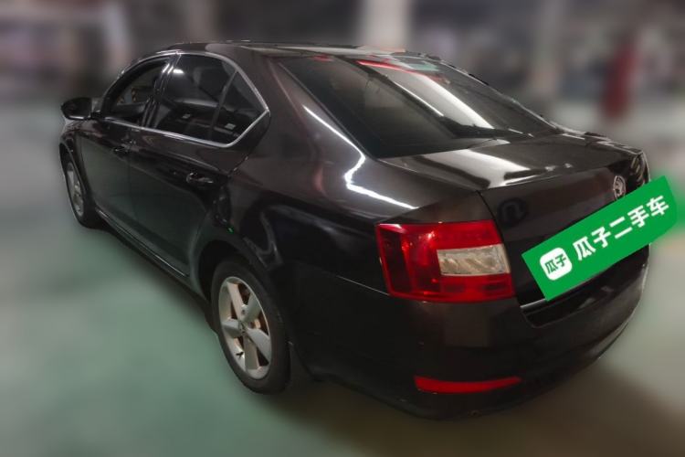 Used Skoda Octavia 2015 1.6L Automatic Yijun Edition Rear Left 45 Deg