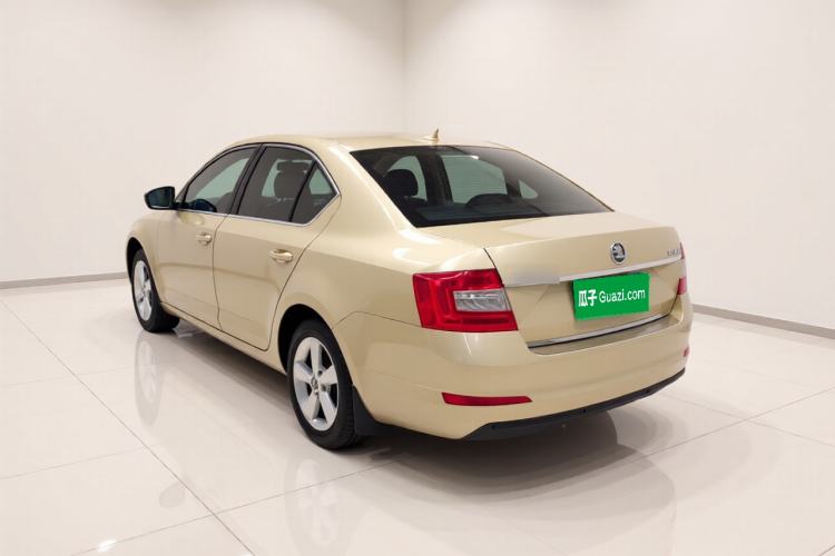 Used Skoda Octavia 2015 1.6L Automatic Yijie Edition Rear Left 45 Deg