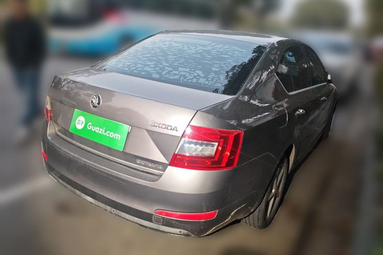 Used Skoda Octavia 2015 1.6L Automatic Yijun Edition Rear Right 45 Deg