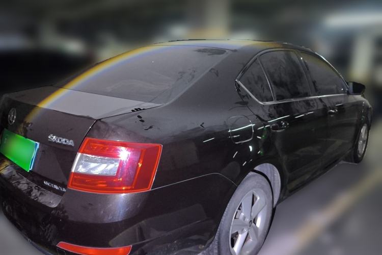 Used Skoda Octavia 2015 1.6L Automatic Yijie Edition Rear Right 45 Deg