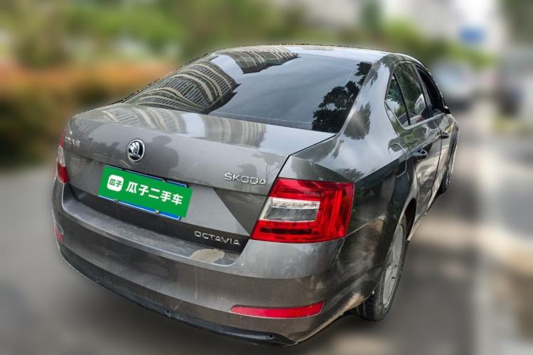 Used Skoda Octavia 2015 1.6L Automatic Yijie Edition Rear Right 45 Deg