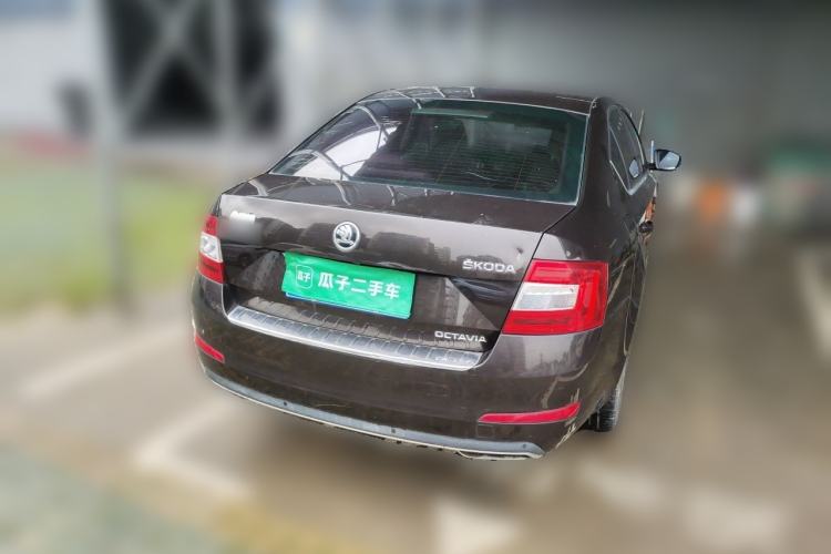Used Skoda Octavia 2015 1.6L Automatic Yijie Edition Rear Right 45 Deg