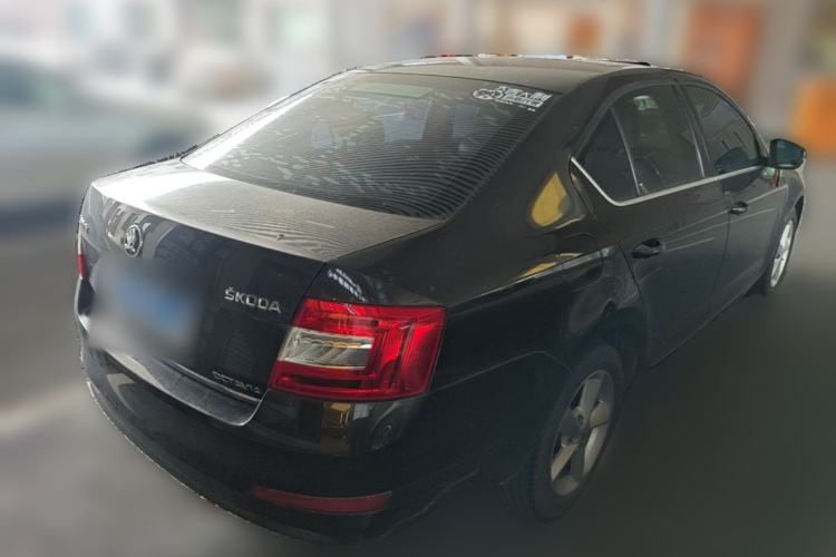 Used Skoda Octavia 2015 1.6L Automatic Yijun Edition Rear Right 45 Deg
