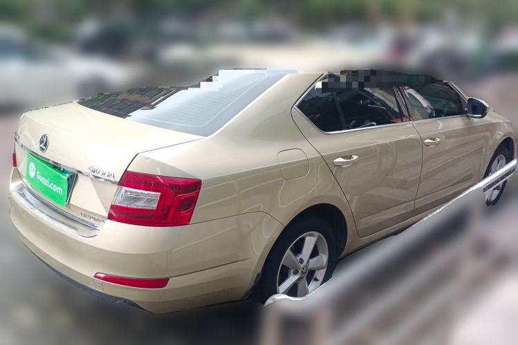 Used Skoda Octavia 2015 1.6L Automatic Yijie Edition Rear Right 45 Deg