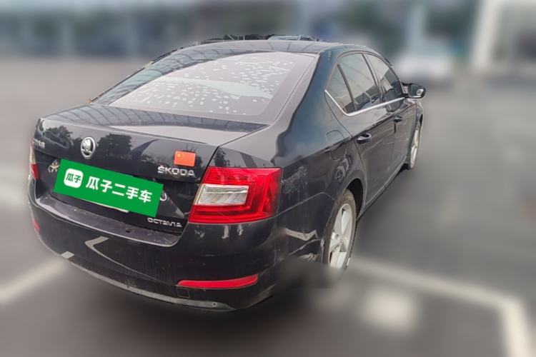 Used Skoda Octavia 2015 1.6L Manual Yijie Edition Rear Right 45 Deg