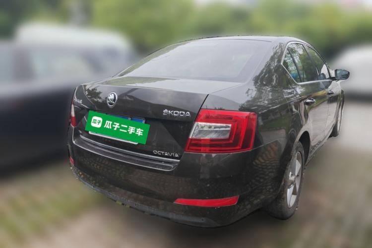 Used Skoda Octavia 2015 1.4TSI Manual Yijun Edition Rear Right 45 Deg
