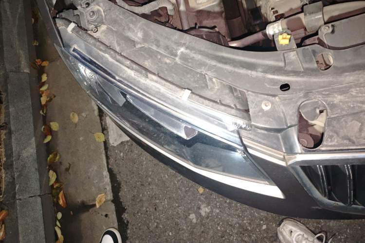 Used Skoda Octavia 2015 1.6L Automatic Yijun Edition Right Front Headlight
