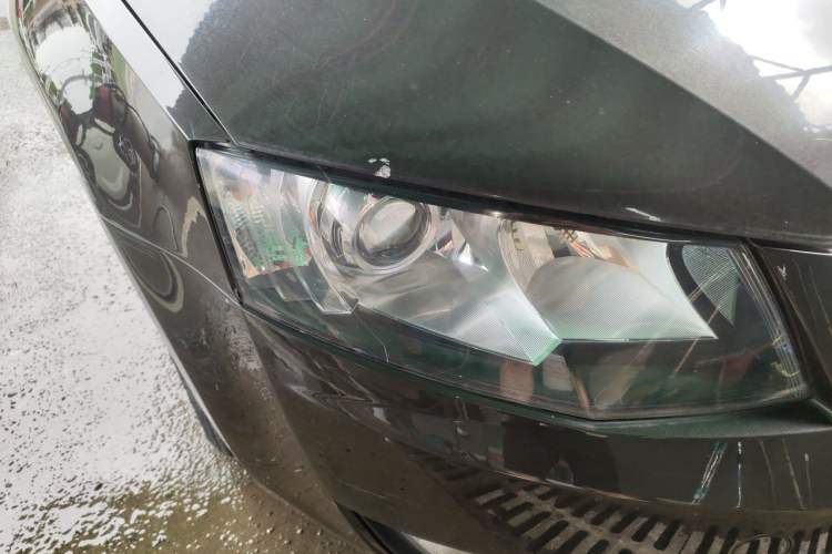 Used Skoda Octavia 2015 1.6L Automatic Yijie Edition Right Front Headlight