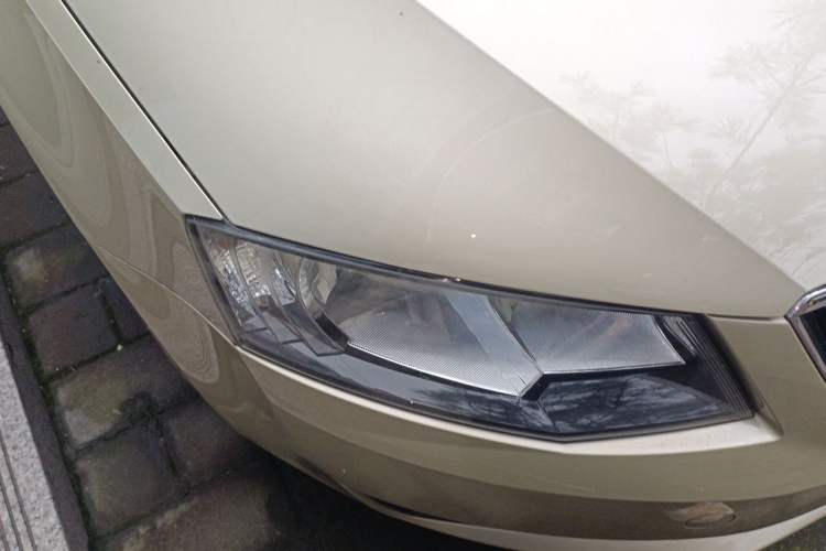 Used Skoda Octavia 2015 1.6L Automatic Yijie Edition Right Front Headlight