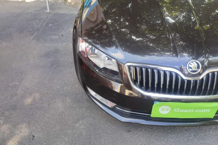 Used Skoda Octavia 2015 1.4TSI DSG Yijun Edition Right Front Headlight
