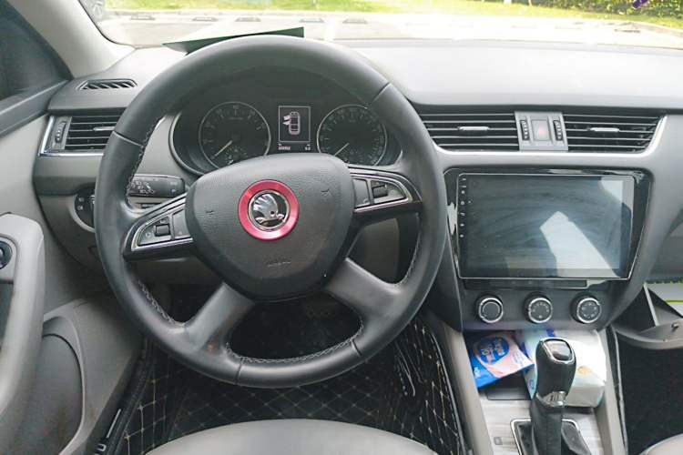 Used Skoda Octavia 2015 1.6L Automatic Yijun Edition Steering Wheel