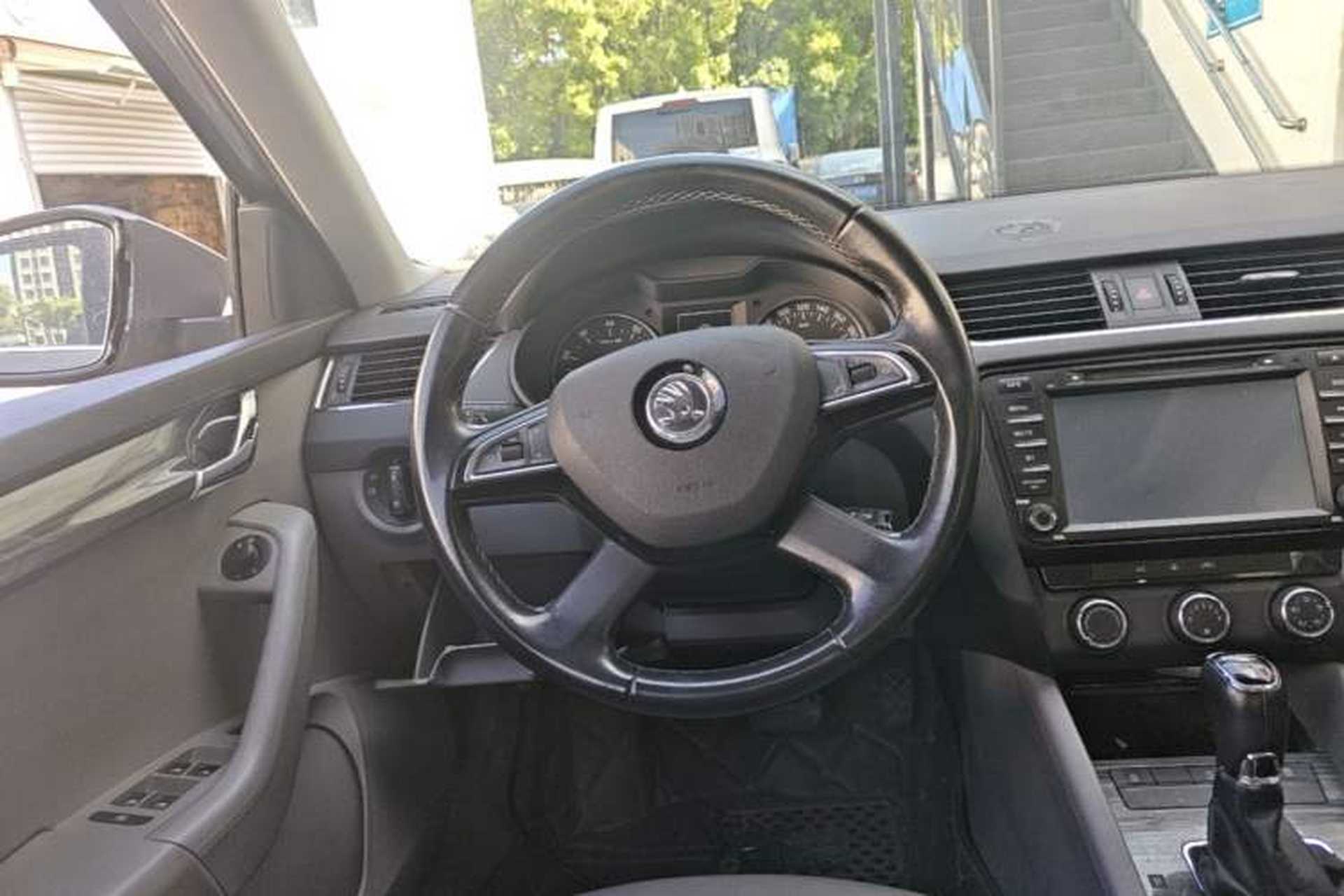 Used Skoda Octavia 2015 1.6L Automatic Yijun Edition Steering Wheel