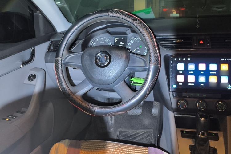 Used Skoda Octavia 2015 1.6L Automatic Yijie Edition Steering Wheel
