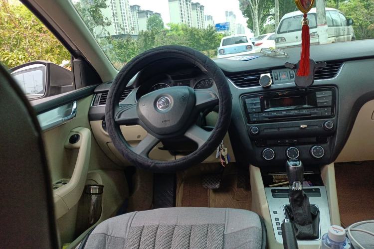 Used Skoda Octavia 2015 1.6L Automatic Yijie Edition Steering Wheel