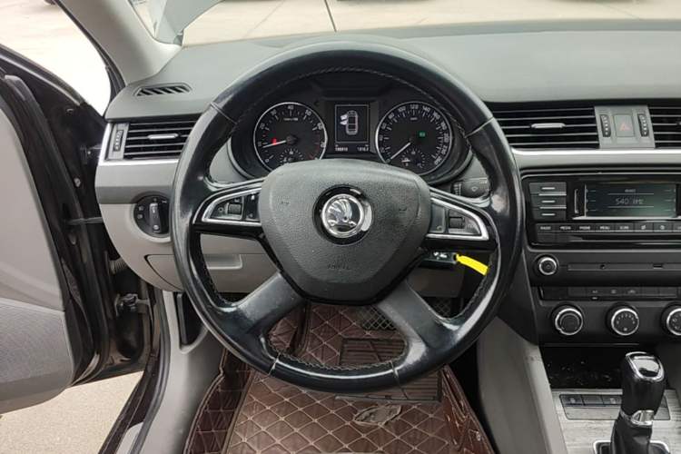 Used Skoda Octavia 2015 1.6L Automatic Yijun Edition Steering Wheel