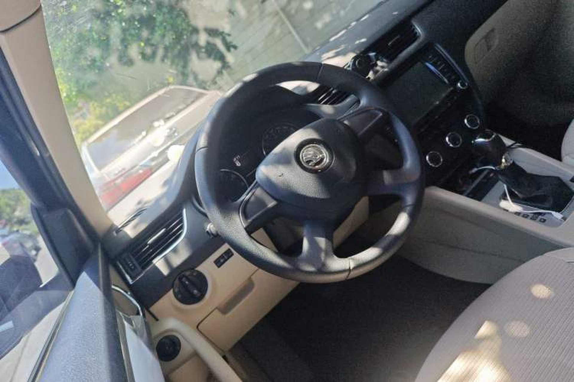 Used Skoda Octavia 2015 1.6L Automatic Yijie Edition Steering Wheel