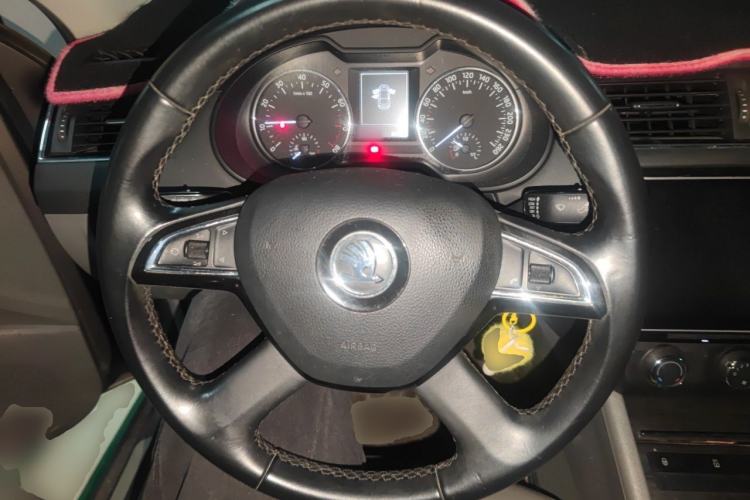 Used Skoda Octavia 2015 1.6L Manual Yijun Edition Steering Wheel