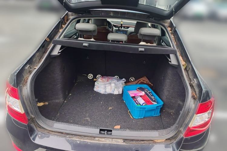 Used Skoda Octavia 2015 1.6L Manual Yijie Edition Trunk