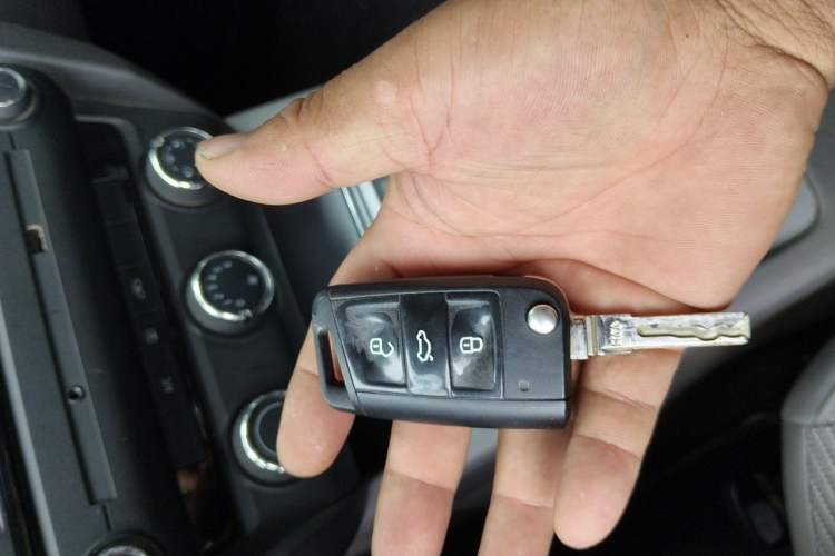 Used Skoda Octavia 2015 1.6L Manual Yijie Edition Vehicle Key