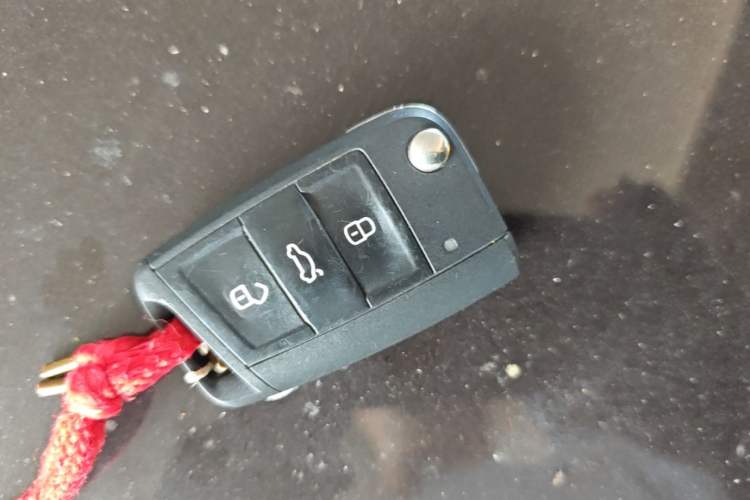 Used Skoda Octavia 2015 1.6L Automatic Yijun Edition Vehicle Key