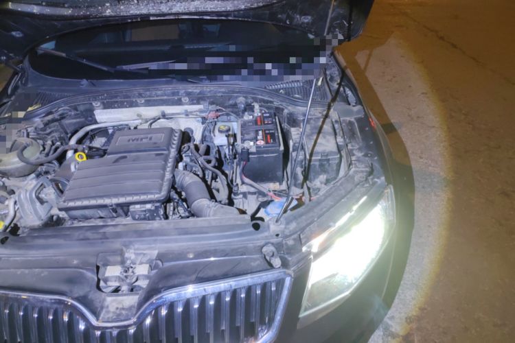Used Skoda Octavia 2015 1.6L Automatic Yijun Edition Engine Bay Left