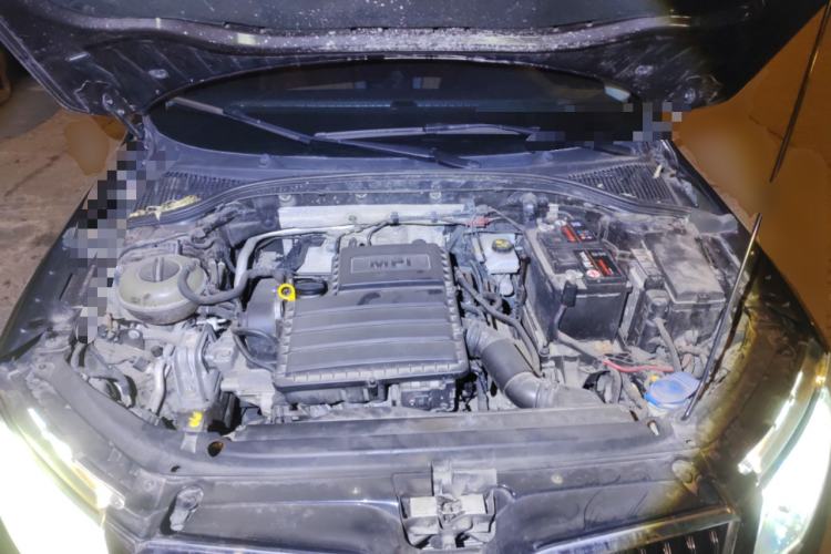 Used Skoda Octavia 2015 1.6L Automatic Yijun Edition Engine Bay