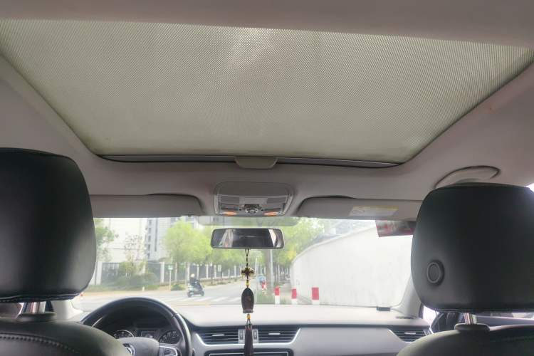Used Skoda Octavia 2015 1.6L Manual Yijun Edition Headliner