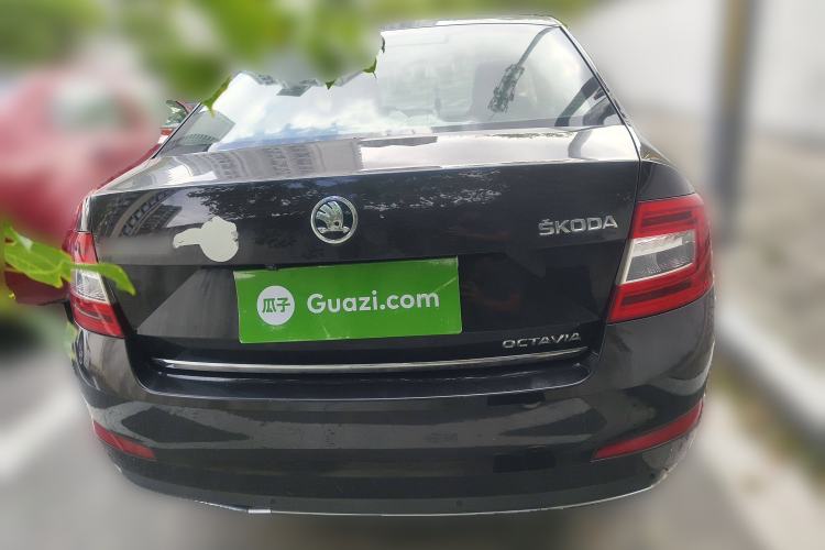 Used Skoda Octavia 2015 1.6L Manual Yijun Edition Rear