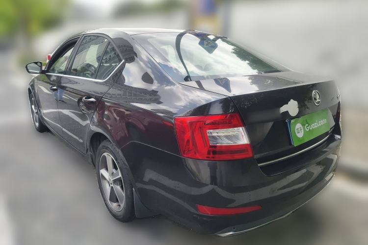 Used Skoda Octavia 2015 1.6L Manual Yijun Edition Rear Left 45 Deg