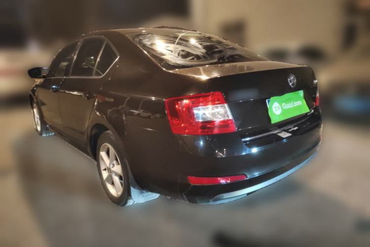 Used Skoda Octavia 2015 1.6L Automatic Yijun Edition Rear Left 45 Deg