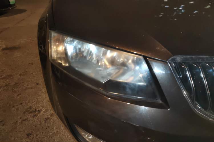 Used Skoda Octavia 2015 1.6L Automatic Yijun Edition Right Front Headlight
