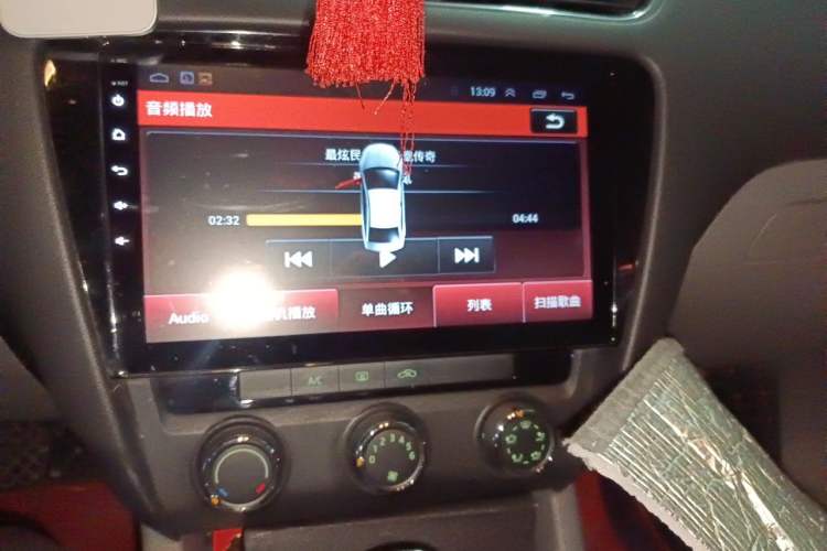 Used Skoda Octavia 2015 1.6L Automatic Yijun Edition Audio And AC Panel