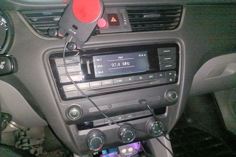 Used Skoda Octavia 2015 1.6L Automatic Yijie Edition Audio And AC Panel