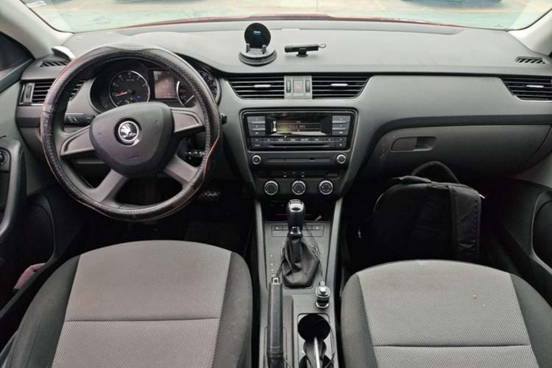 Used Skoda Octavia 2015 1.6L Automatic Eado Edition Center Console