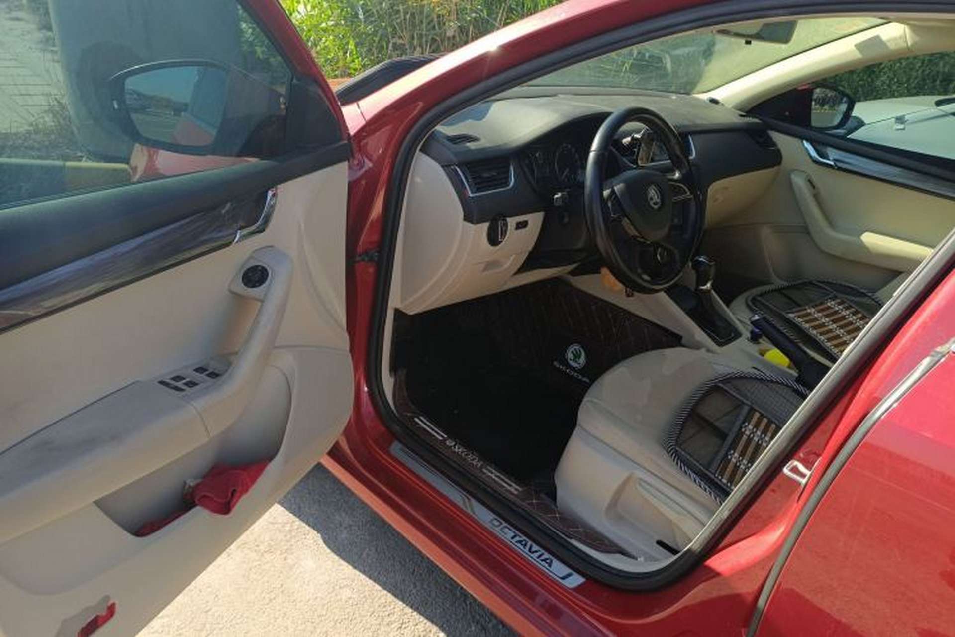 Used Skoda Octavia 2015 1.6L Automatic Yijun Edition Driver Seat