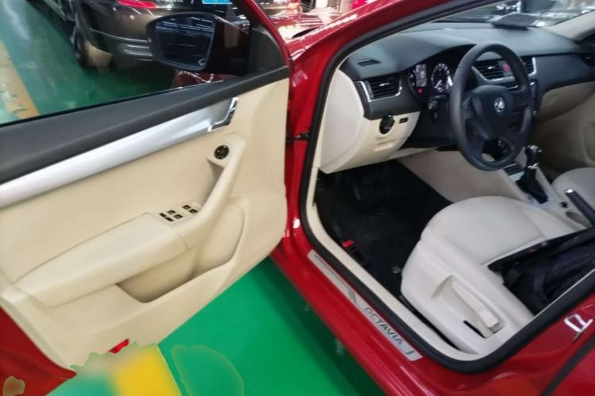 Used Skoda Octavia 2015 1.6L Automatic Yijie Edition Driver Seat
