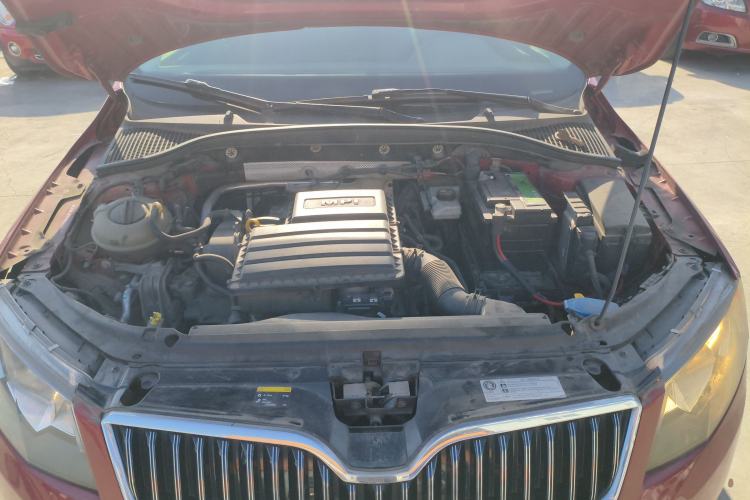 Used Skoda Octavia 2015 1.6L Manual Yijie Edition Engine Bay