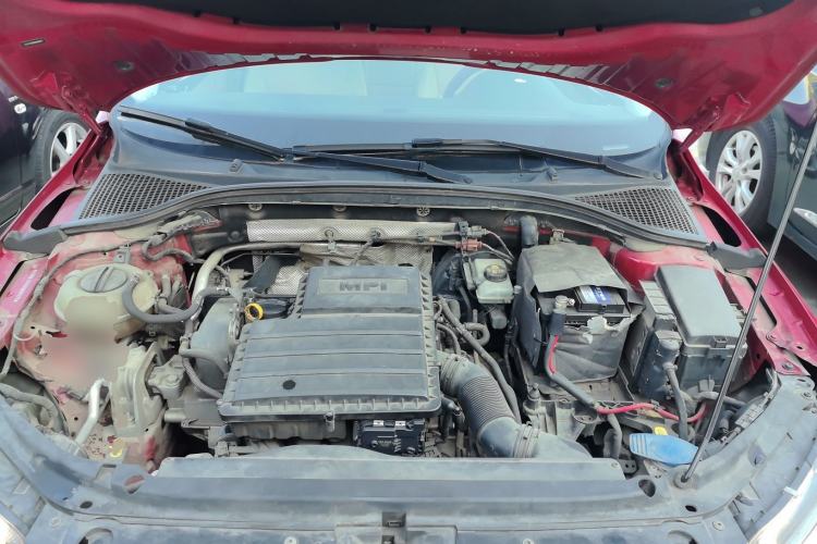 Used Skoda Octavia 2015 1.6L Automatic Yijun Edition Engine Bay