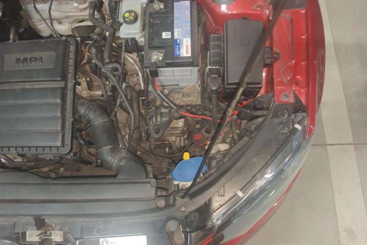 Used Skoda Octavia 2015 1.6L Automatic Yijun Edition Engine Bay Left