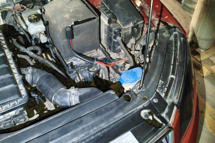 Used Skoda Octavia 2015 1.6L Automatic Yijun Edition Engine Bay Left