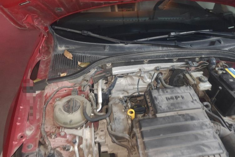 Used Skoda Octavia 2015 1.6L Automatic Yijun Edition Engine Bay Right
