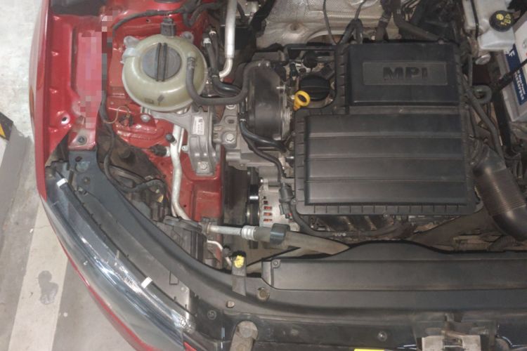 Used Skoda Octavia 2015 1.6L Automatic Yijun Edition Engine Bay Right