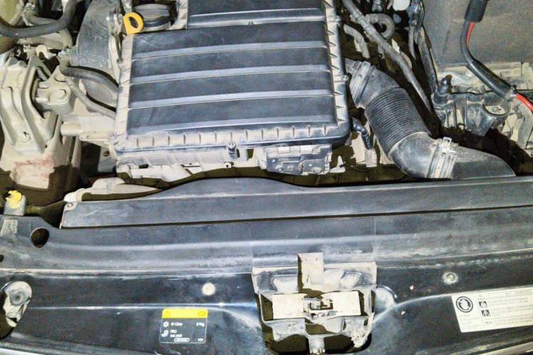 Used Skoda Octavia 2015 1.6L Automatic Yijun Edition Engine Bay
